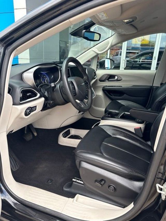 2023 Chrysler Pacifica Touring L FWD - 23038537 - 5