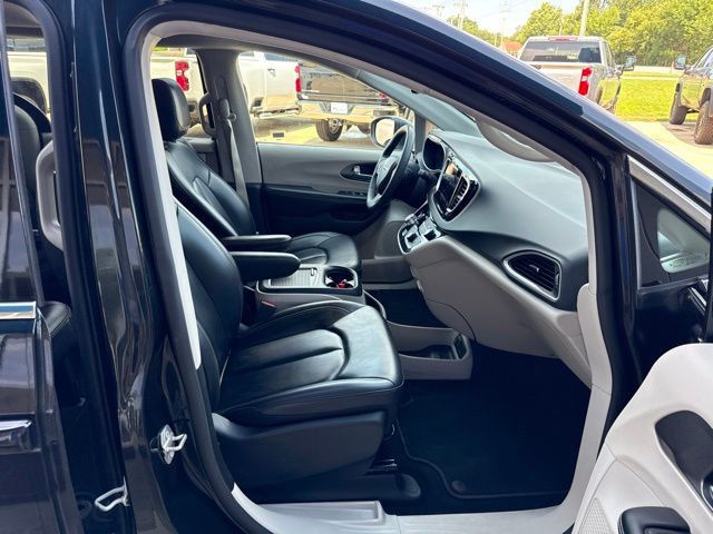 2023 Chrysler Pacifica Touring L FWD - 23049902 - 12