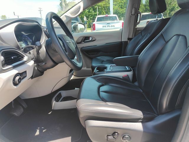 2023 Chrysler Pacifica Touring L FWD - 23038525 - 9