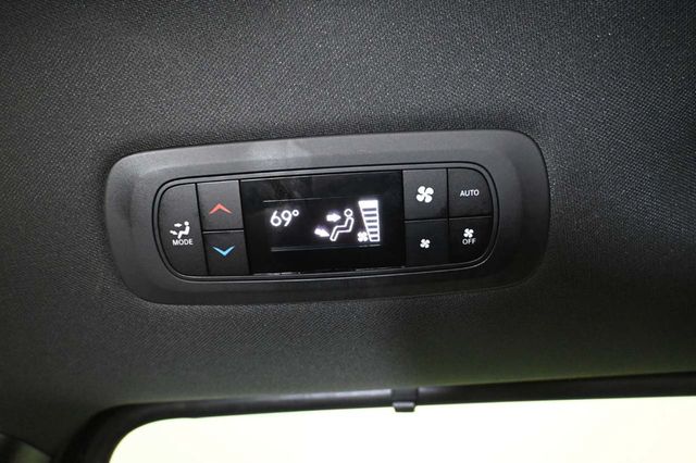 2023 Chrysler Pacifica Touring L FWD - 23001717 - 28