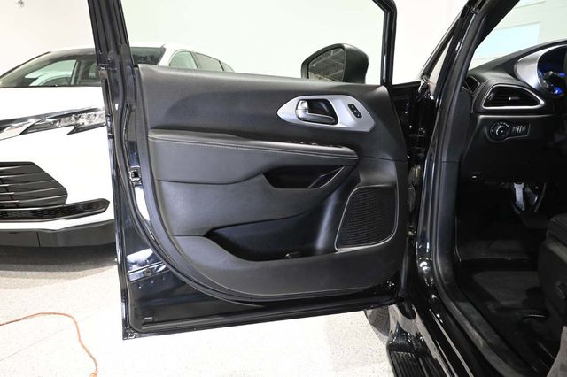 2023 Chrysler Pacifica Touring L FWD - 23001717 - 29