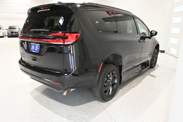 2023 Chrysler Pacifica Touring L FWD - 23001717 - 5