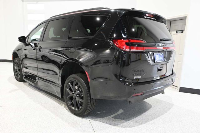 2023 Chrysler Pacifica Touring L FWD - 23001717 - 7