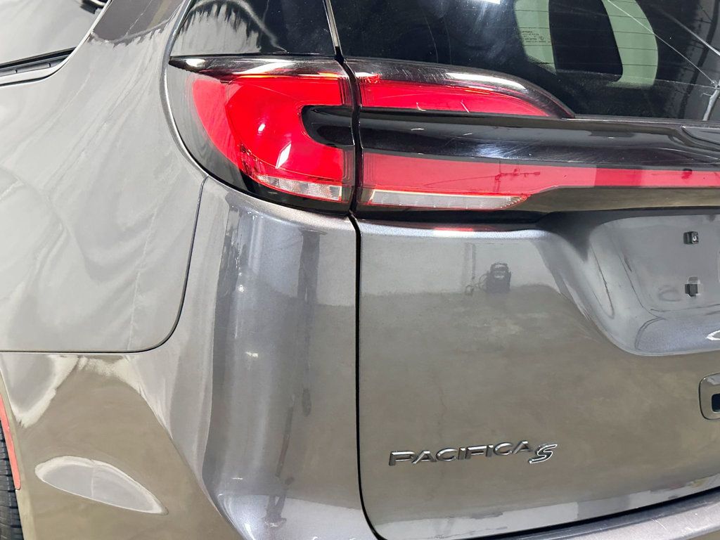 2023 Chrysler Pacifica Touring L FWD - 23086596 - 10