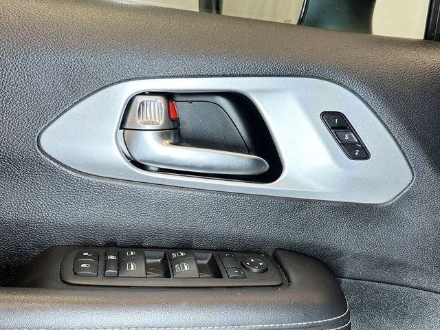 2023 Chrysler Pacifica Touring L FWD - 23086596 - 19
