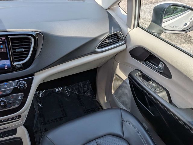 2023 Chrysler Pacifica Touring L FWD - 23070988 - 17