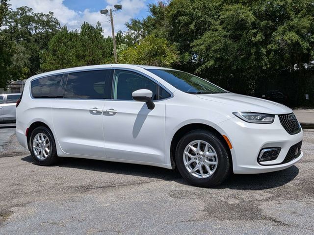 2023 Chrysler Pacifica Touring L FWD - 23070988 - 1