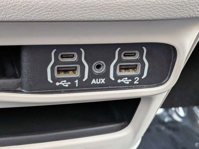 2023 Chrysler Pacifica Touring L FWD - 23070988 - 23