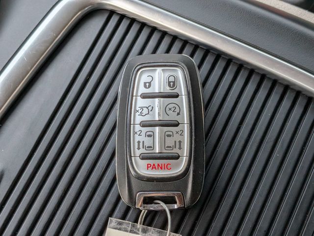 2023 Chrysler Pacifica Touring L FWD - 23070988 - 30
