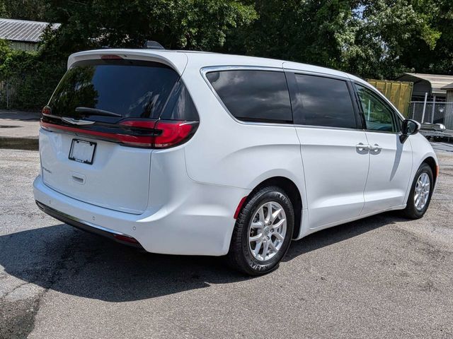 2023 Chrysler Pacifica Touring L FWD - 23070988 - 3