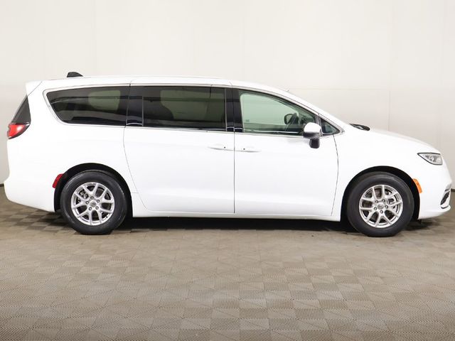 2023 Chrysler Pacifica Touring L FWD - 23032705 - 17