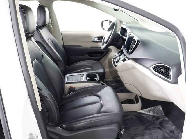 2023 Chrysler Pacifica Touring L FWD - 23032705 - 29