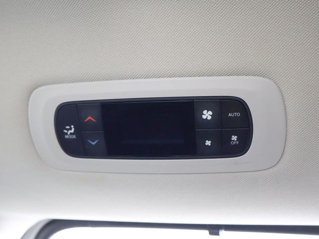 2023 Chrysler Pacifica Touring L FWD - 23032705 - 36