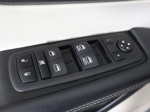 2023 Chrysler Pacifica Touring L FWD - 22998138 - 37