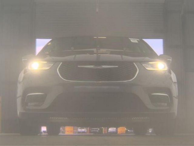 2023 Chrysler Pacifica Touring L FWD - 23014324 - 3