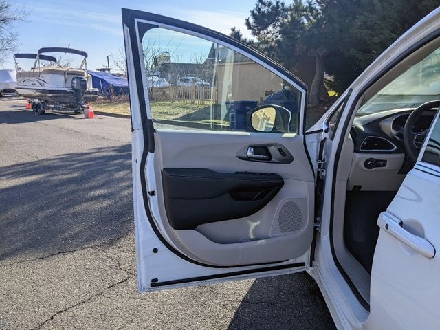 2023 Chrysler Pacifica Touring L FWD - 22966945 - 9