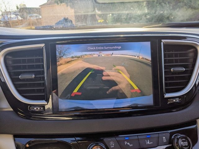 2023 Chrysler Pacifica Touring L FWD - 22966945 - 19