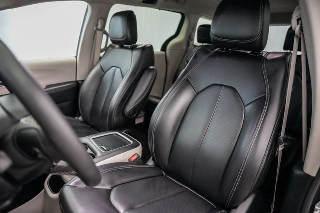 2023 Chrysler Pacifica Touring L FWD - 23028172 - 18