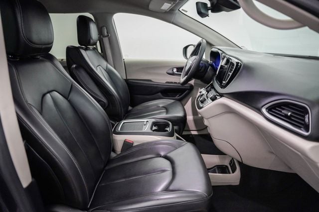 2023 Chrysler Pacifica Touring L FWD - 23028172 - 19