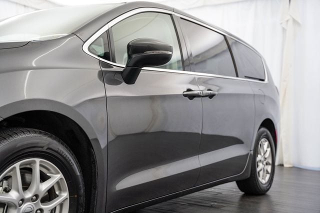 2023 Chrysler Pacifica Touring L FWD - 23028172 - 34