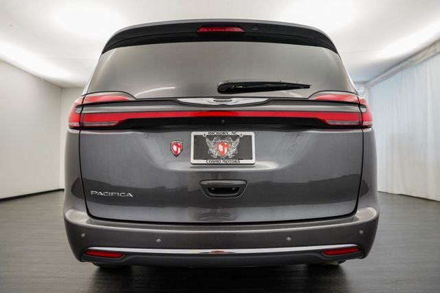 2023 Chrysler Pacifica Touring L FWD - 23028172 - 36