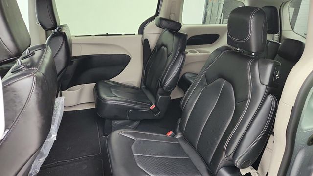 2023 Chrysler Pacifica Touring L FWD - 22951823 - 19