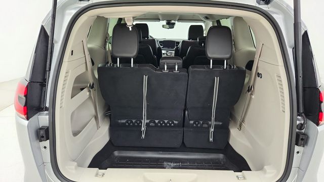 2023 Chrysler Pacifica Touring L FWD - 22951823 - 21