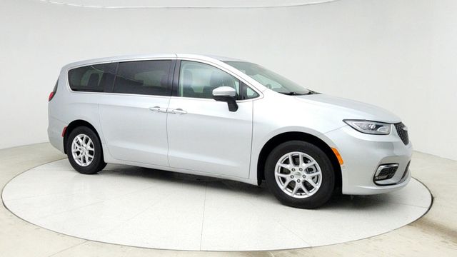 2023 Chrysler Pacifica Touring L FWD - 22951823 - 2