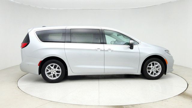 2023 Chrysler Pacifica Touring L FWD - 22951823 - 3