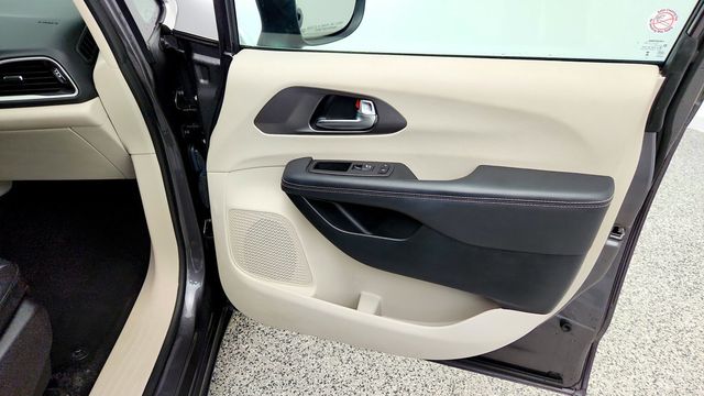 2023 Chrysler Pacifica Touring L FWD - 23096093 - 25