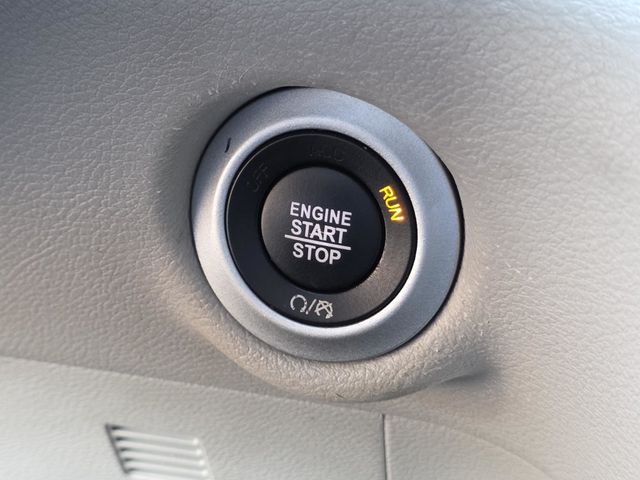 2023 Chrysler Voyager LX - 22943690 - 19