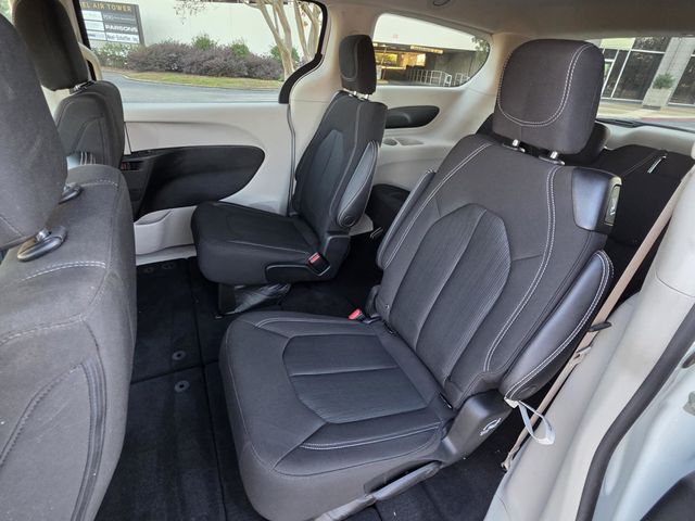 2023 Chrysler Voyager LX - 22943690 - 6