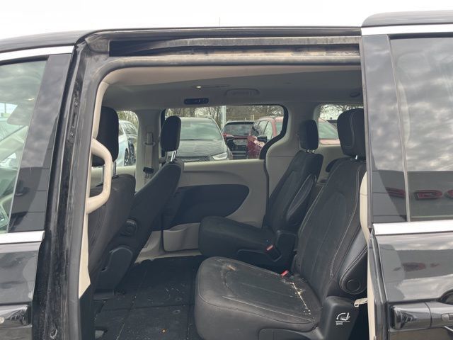 2023 Chrysler Voyager LX - 23001967 - 4