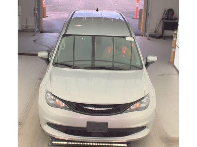 2023 Chrysler Voyager LX - 22976612 - 1