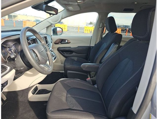 2023 Chrysler Voyager LX - 22976612 - 6
