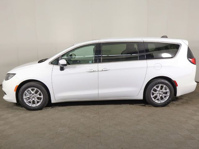2023 Chrysler Voyager LX - 23042078 - 15