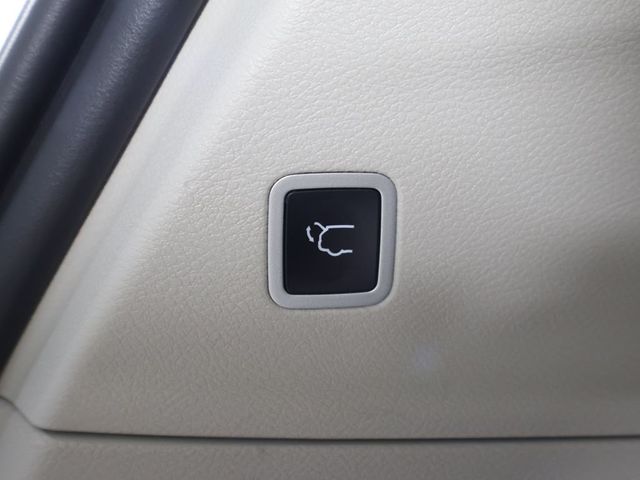 2023 Chrysler Voyager LX - 23042078 - 18