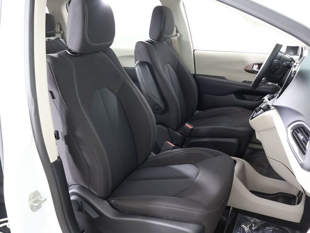 2023 Chrysler Voyager LX - 23042078 - 26
