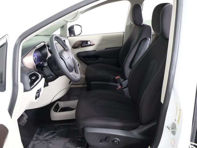 2023 Chrysler Voyager LX - 23042078 - 27