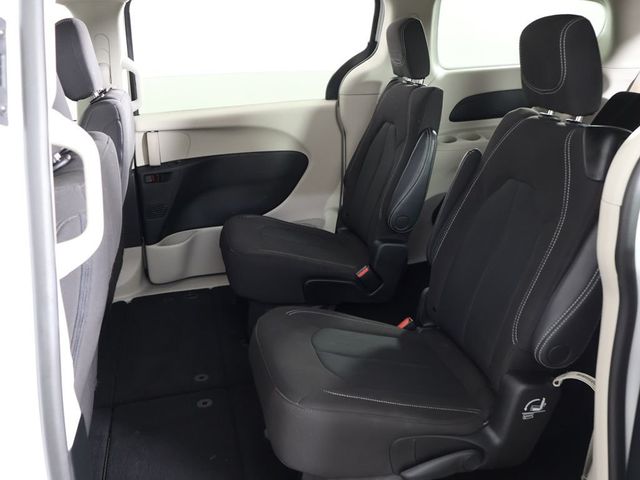 2023 Chrysler Voyager LX - 23042078 - 30