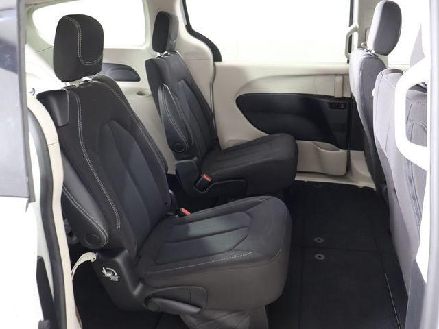 2023 Chrysler Voyager LX - 23042078 - 31