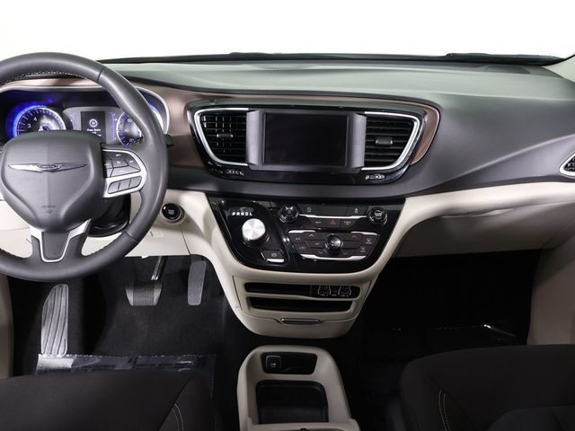2023 Chrysler Voyager LX - 23042078 - 34