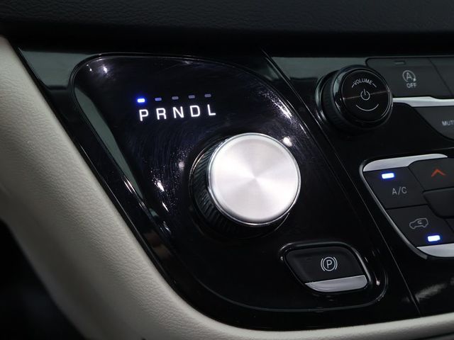 2023 Chrysler Voyager LX - 23042078 - 48