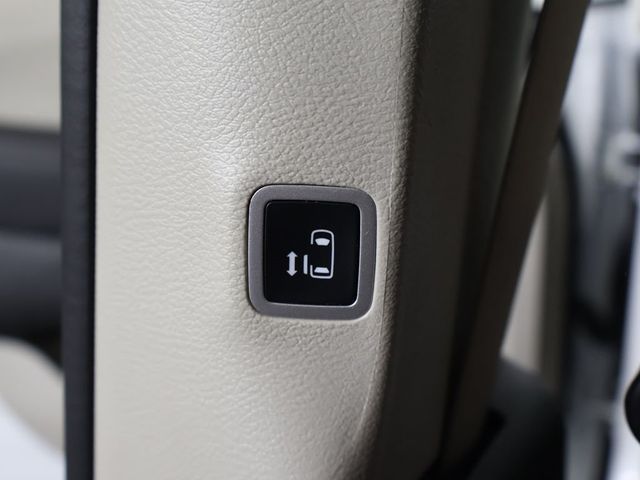 2023 Chrysler Voyager LX - 23042078 - 50