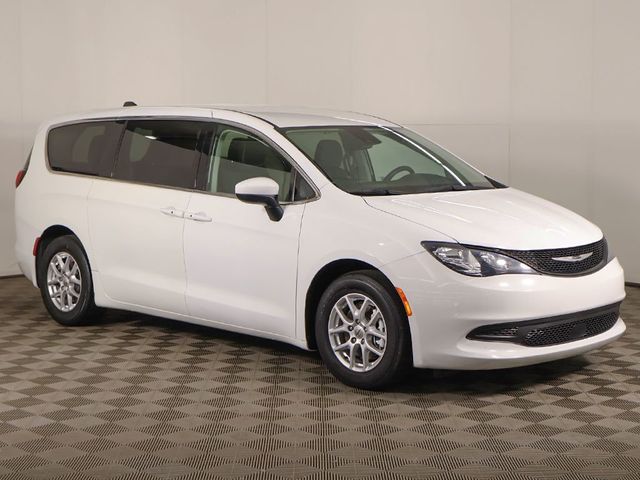 2023 Chrysler Voyager LX - 23042078 - 52