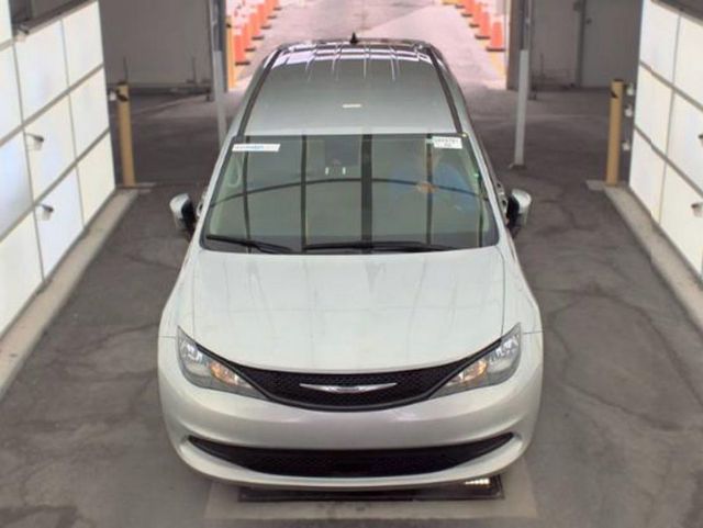 2023 Chrysler Voyager LX - 23042080 - 2
