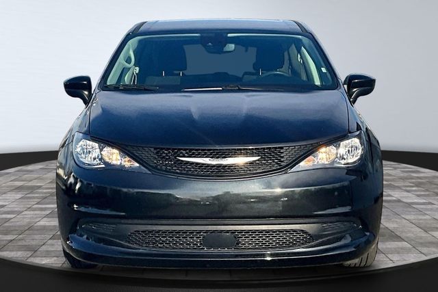 2023 Chrysler Voyager LX - 23000109 - 1