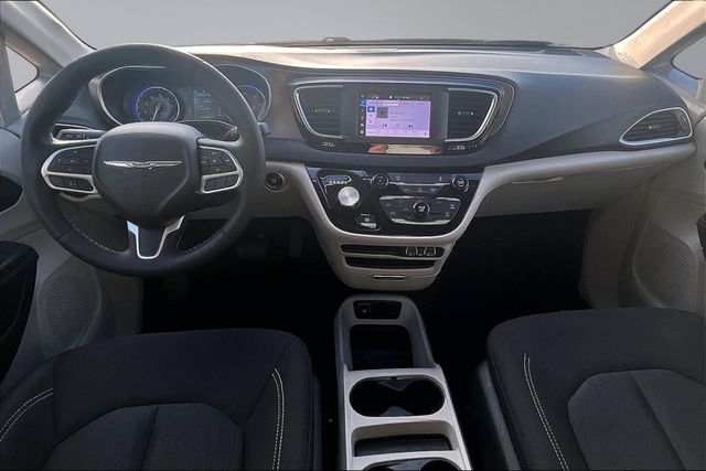 2023 Chrysler Voyager LX - 23000109 - 19