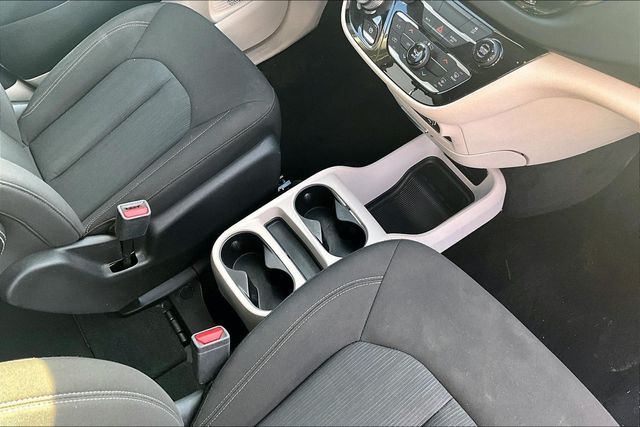 2023 Chrysler Voyager LX - 23000109 - 28