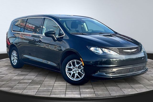 2023 Chrysler Voyager LX - 23000109 - 2